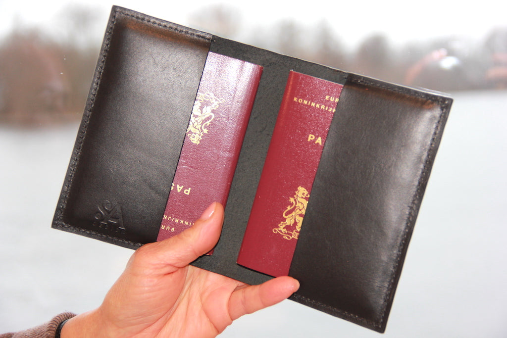 Handgemaakt rundlederen Dubbel paspoorthoesje van zwart Italiaans leer voor 2 paspoorten