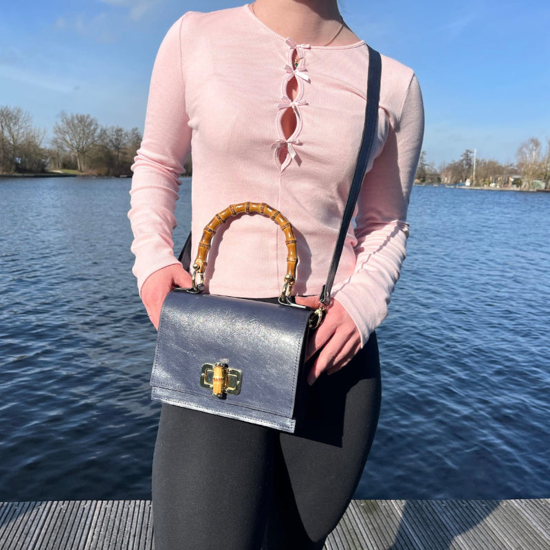 Handgemaakte Maatwerk leren tas uit Madrid Bamboo collectie in ocean