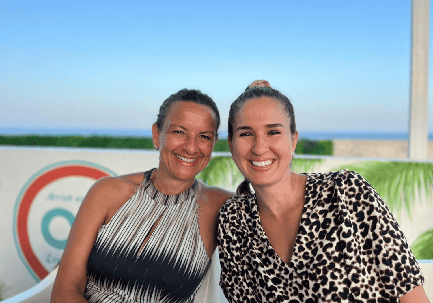 Foto van Nina en Sofia de eigenaressen van SA Design in Spanje
