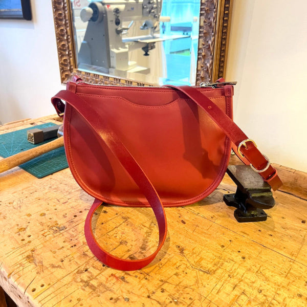 Maatwerk Repair Shop van duurzaam nieuwe schouderstrap van tas