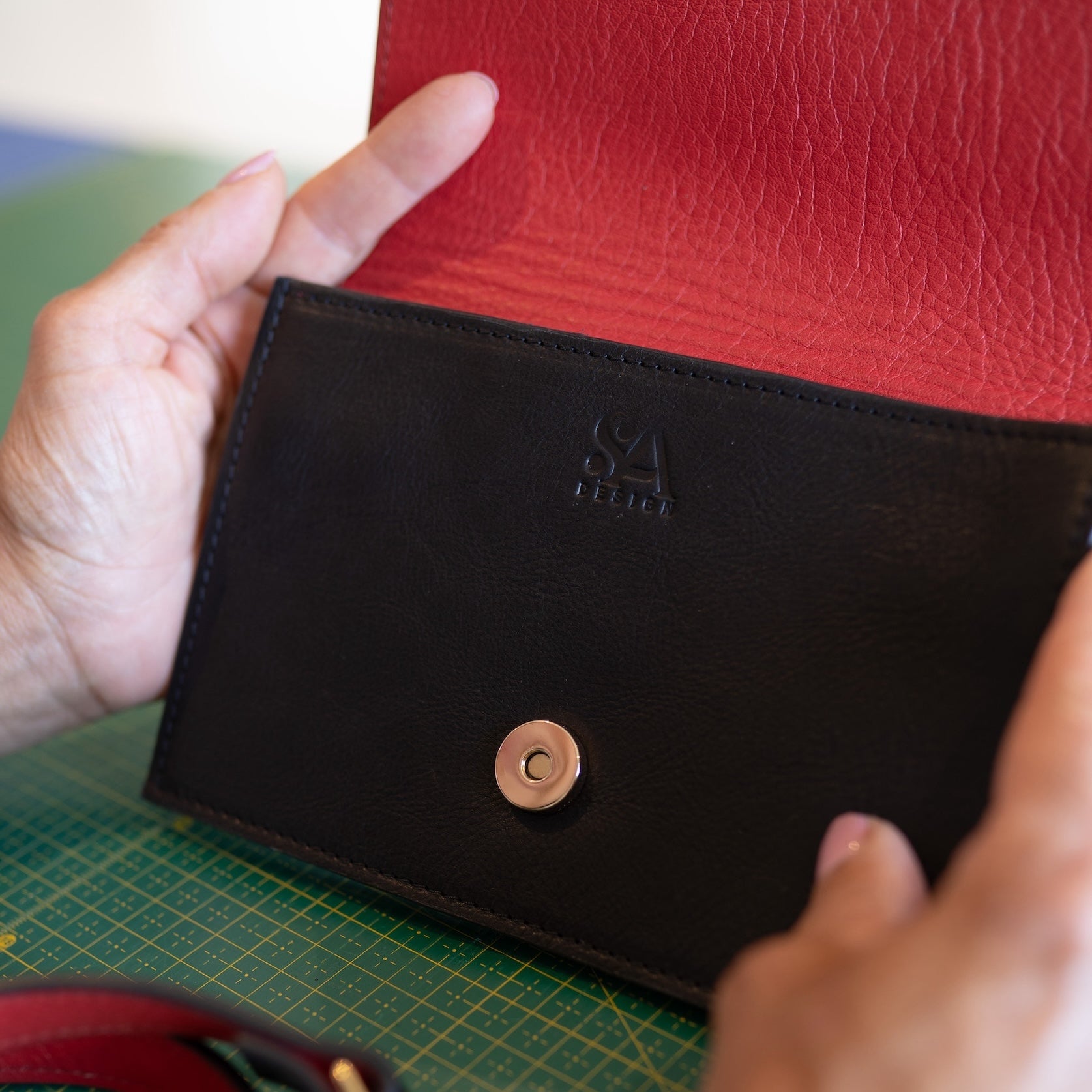 Leren handtas met afneembaar hengsel