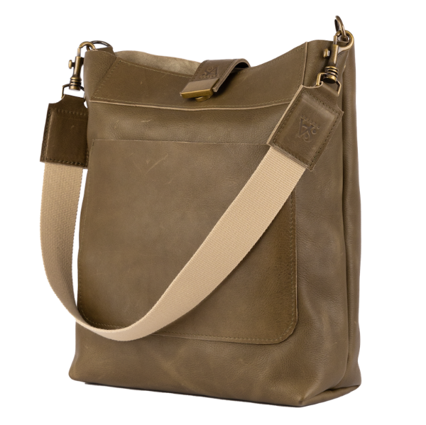 Handgemaakte leren schoudertas in olive van Nederlands kalfsleer uit de Amsterdam collectie van SA Design