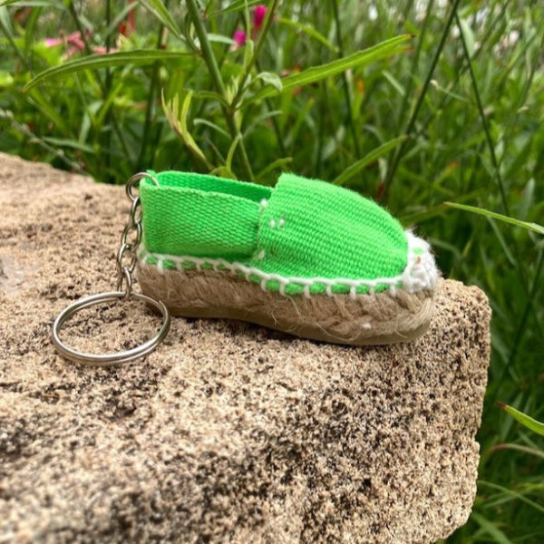 Handgemaakte mini espadrille in groen
