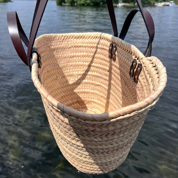 Binnenkant van de rieten strandtas medium