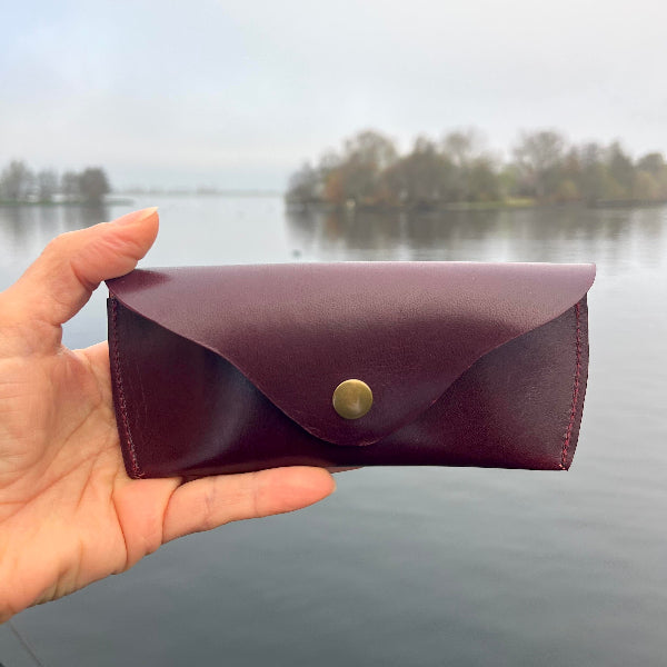 Brillenkoker van duurzaam leer in cognac