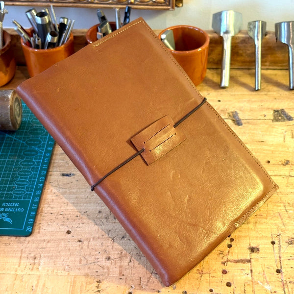 Leren notebook in A5 met pennenhouder
