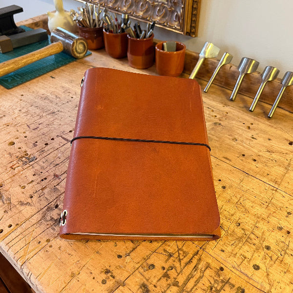 Leren notebook cover in cognac voor schriften
