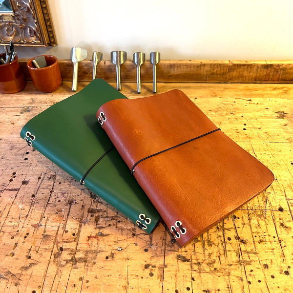 Leren notebook cover in diverse kleuren voor schriften