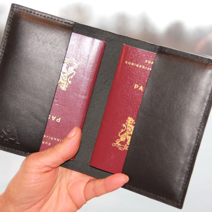 Handgemaakt rundlederen Dubbel paspoorthoesje van zwart Italiaans leer voor 2 paspoorten