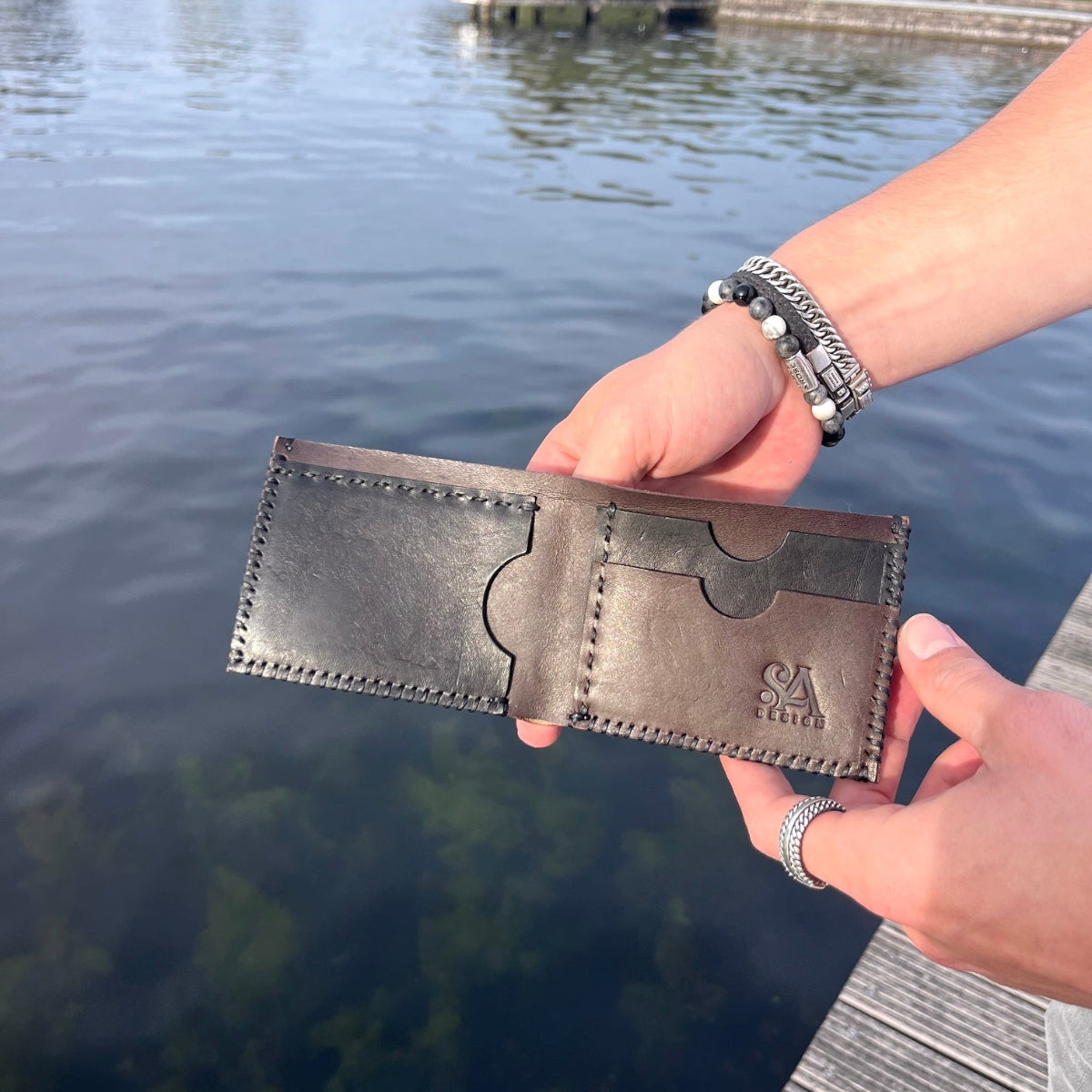 Leren bifold in zwart en donkerbruin