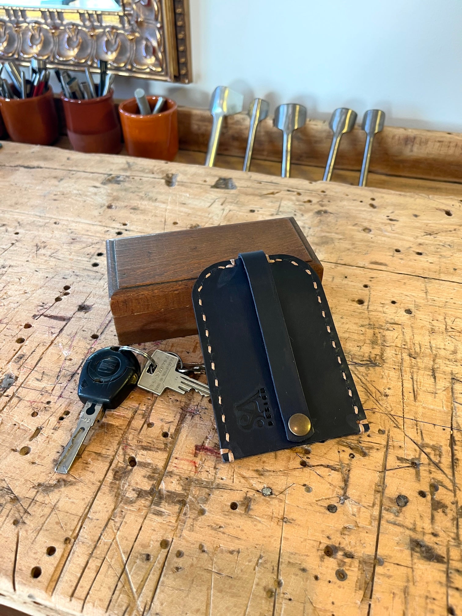 Leren sleutelhouder uit de workshop leren accessoire maken