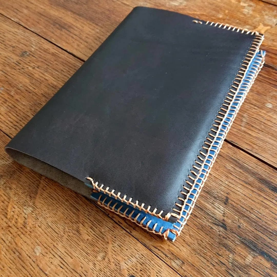 Workshop Leren Notebook-cover Handgenaaid