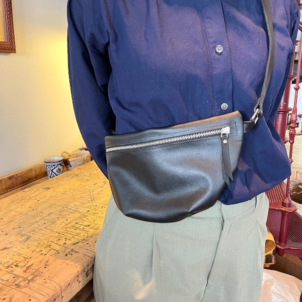 Kroko zwarte belt bag gemaakt in workshop leren tas