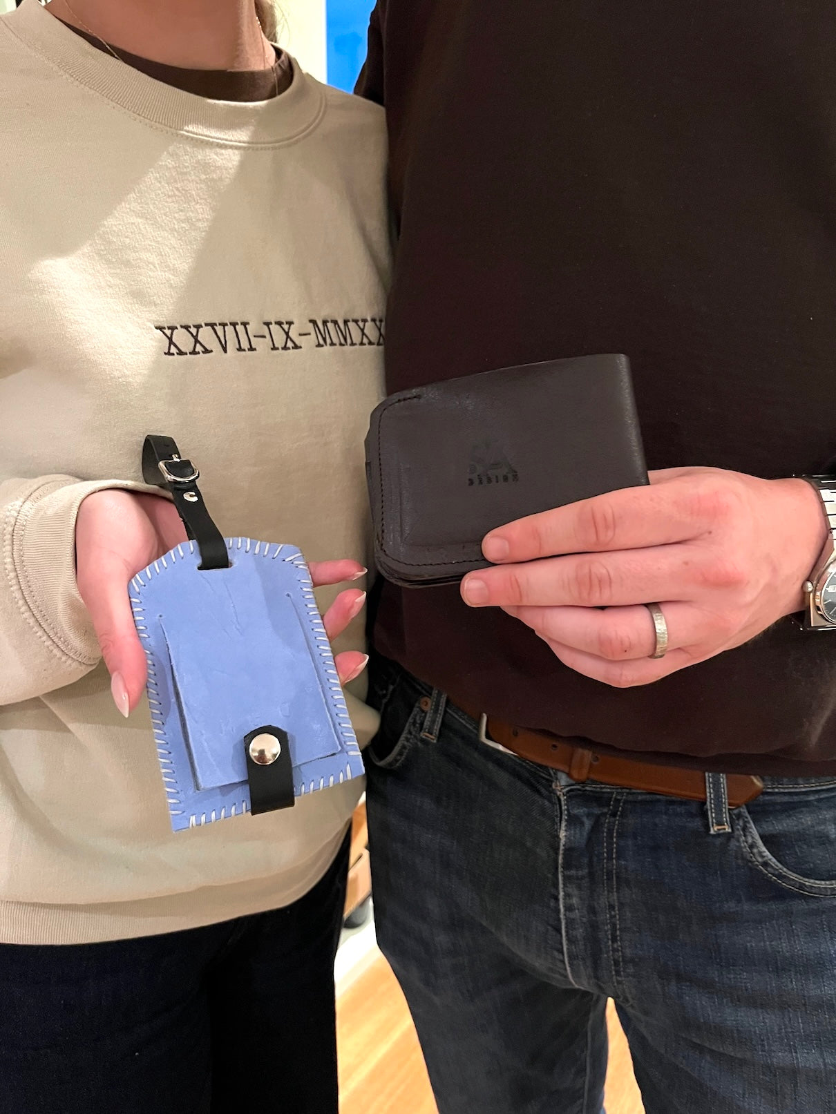 Leren kofferlabel en leren portefeuille