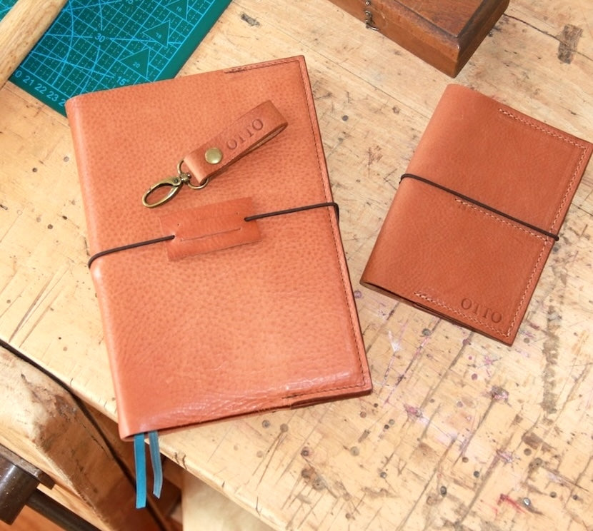 Collectie gepersonaliseerde leren accessoires