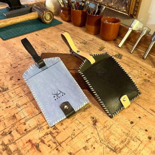 Leren handgemaakte kofferlabels in verschillende kleuren