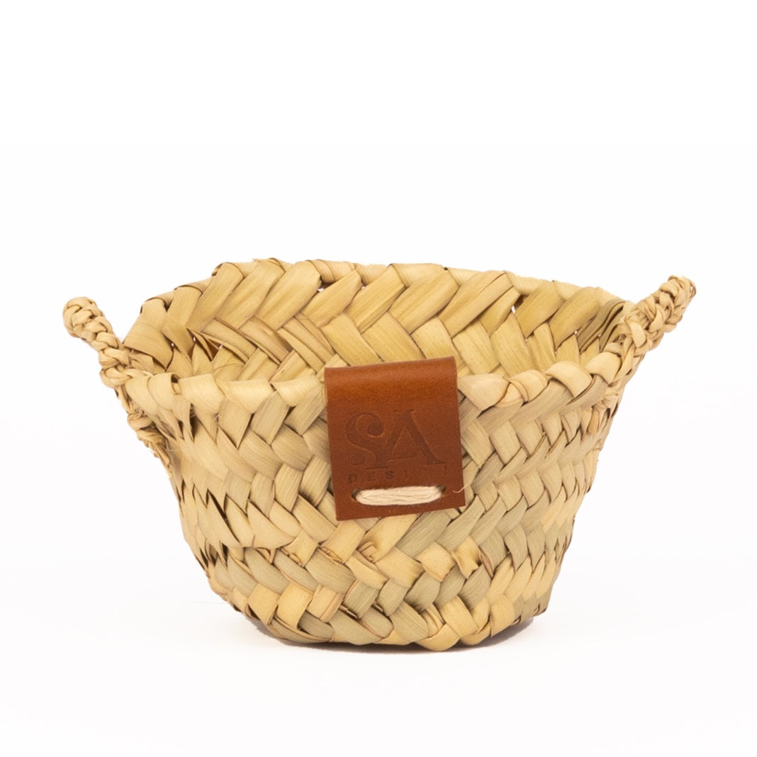 Klein rieten mandje voor kleine spulletjes